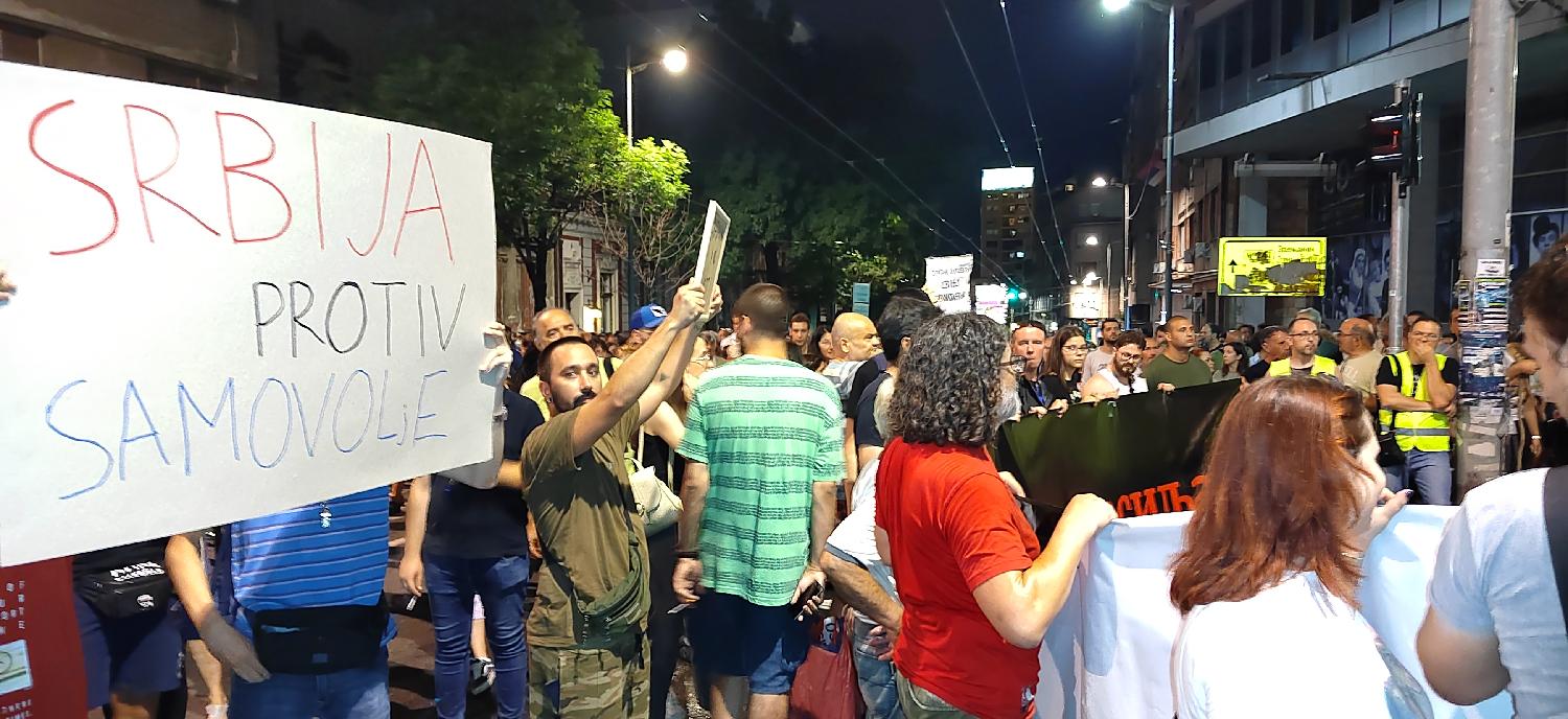 „Medijskom turom“ kroz Beograd: Kako je izgledao dvanaesti protest „Srbija protiv nasilja“ (FOTO) 10