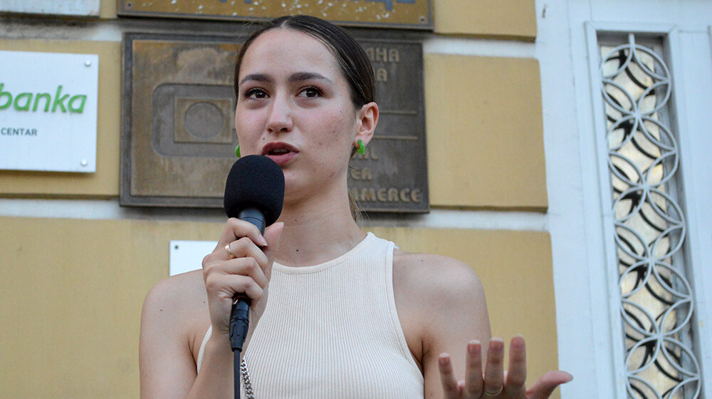 Studentkinja Mia Purić na protestu u Užicu: Protesti su prvi korak u rešavanju svih naših problema 1