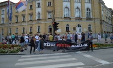 Studentkinja Mia Purić na protestu u Užicu: Protesti su prvi korak u rešavanju svih naših problema 6