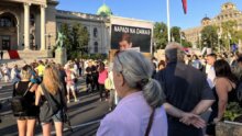 Završen protest Srbija protiv nasilja: Performans, džingl sa Vučićem i Gašićem i 5.000 građana ispred PU Beograd (FOTO, VIDEO) 9