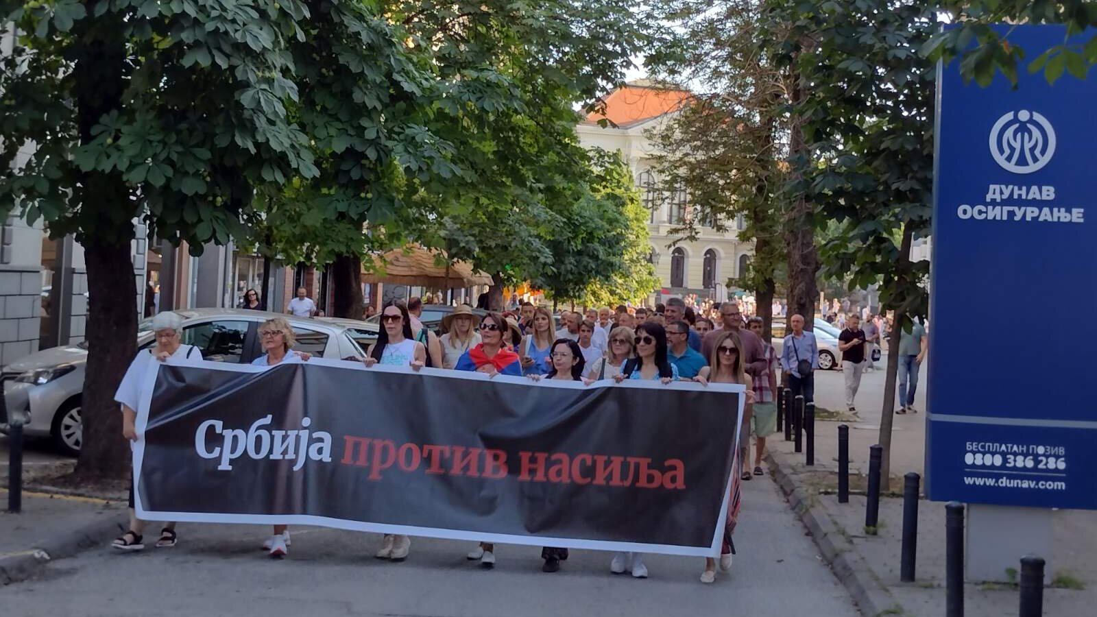 Završen protest Srbija protiv nasilja: Performans, džingl sa Vučićem i Gašićem i 5.000 građana ispred PU Beograd (FOTO, VIDEO) 10