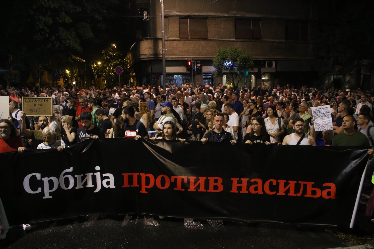 „Medijskom turom“ kroz Beograd: Kako je izgledao dvanaesti protest „Srbija protiv nasilja“ (FOTO) 13