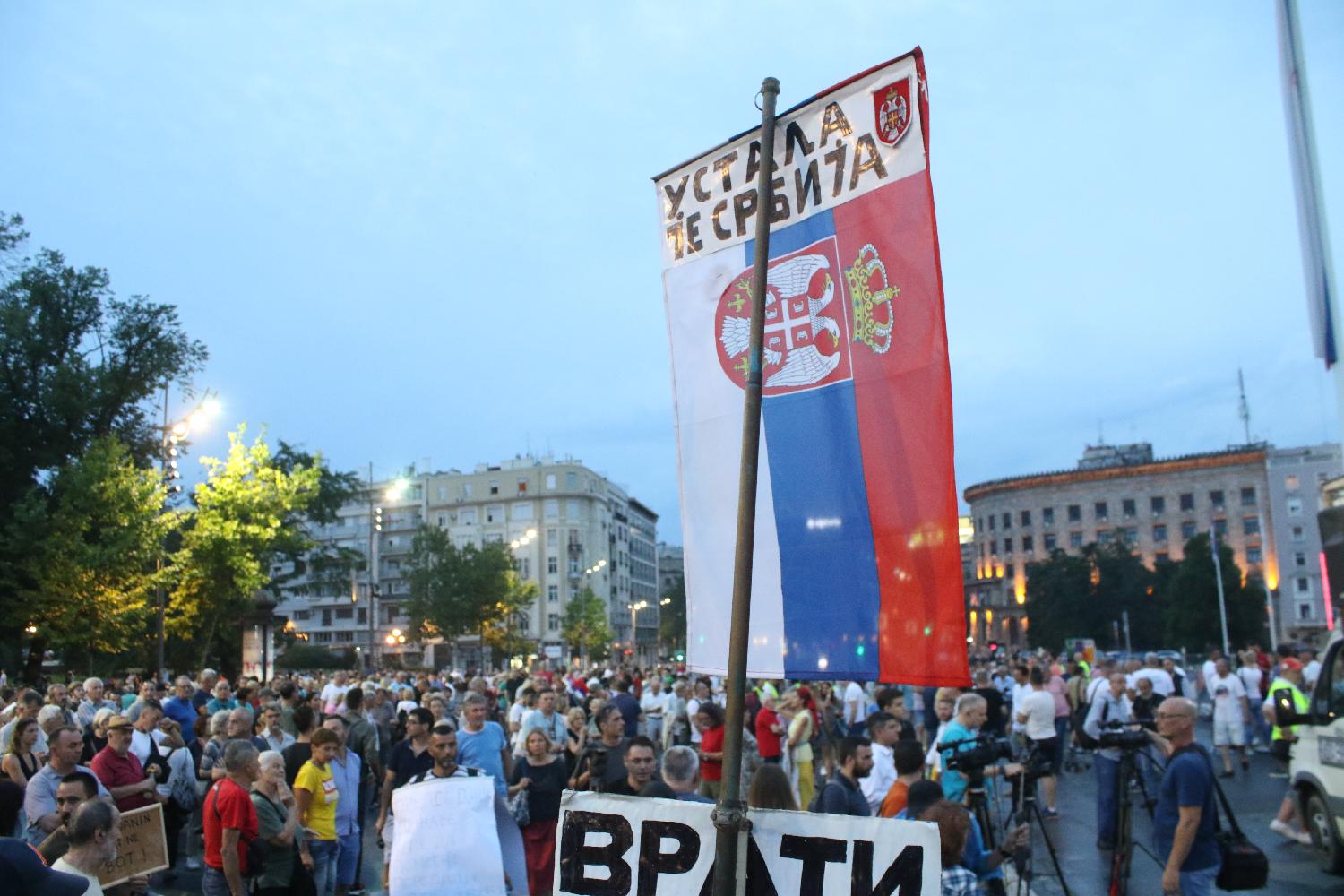 „Medijskom turom“ kroz Beograd: Kako je izgledao dvanaesti protest „Srbija protiv nasilja“ (FOTO) 16
