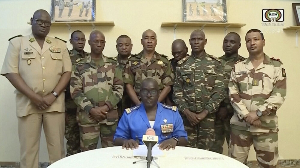 Vojni puč u Nigeru, zbačeni predsednik saopštio da će "demokratske tekovine biti sačuvane" 1