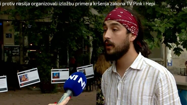 Mladi protiv nasilja postavili izložbu sa primerima kršenja zakona TV Pink i Hepi 1