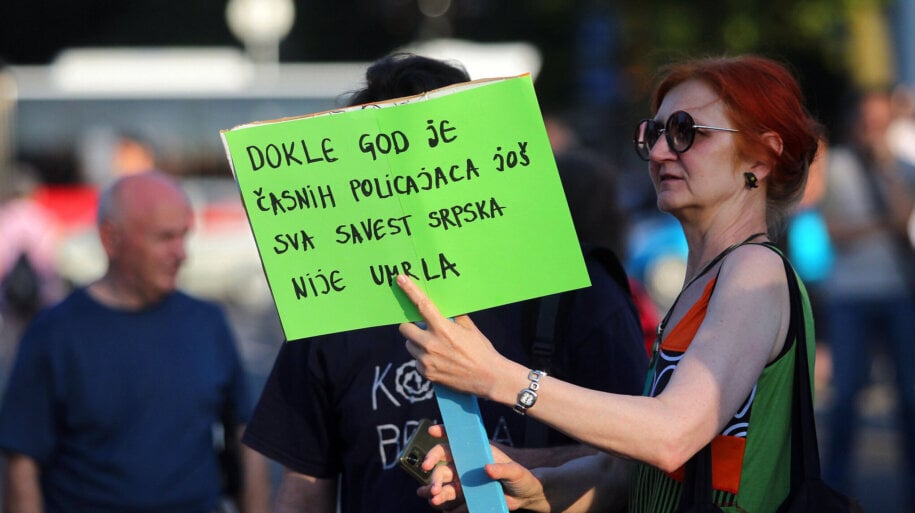 Slike koje su obeležile deseti protest "Srbija protiv nasilja" (FOTO) 7