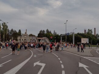 "Mi ćemo biti heroji": Na protest u Kragujevcu izašlo više stotina građana (FOTO, VIDEO) 4