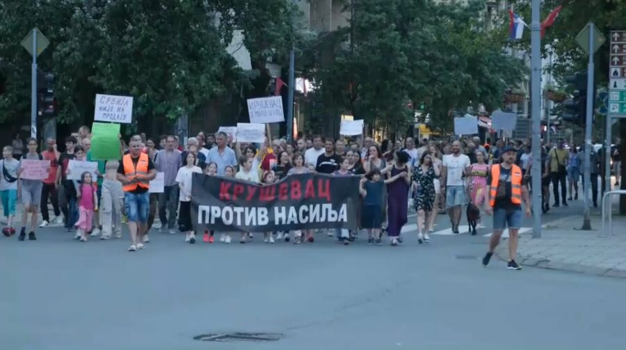 Održani protesti protiv nasilja u Kruševcu i Valjevu 1