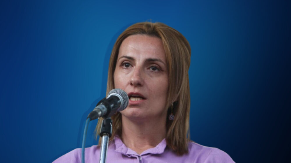 Ne želi da bude broj: Ko je Dušica Sremčević, žrtva porodičnog nasilja koja je na protestu branila svoj život? 1