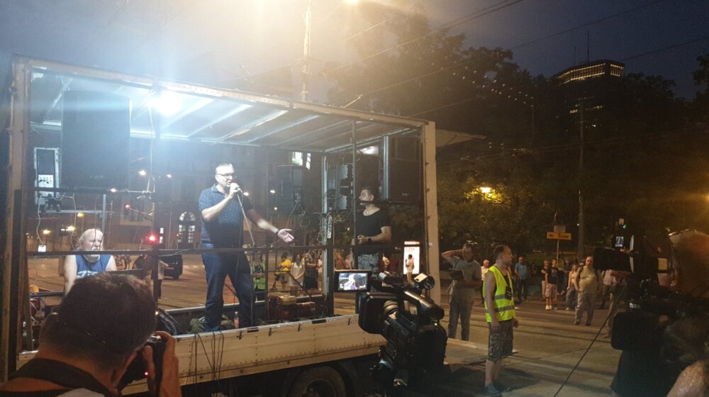 Profesor Slavoljub Stojadinović na protestu: Za desetak godina neće imati ko da obrazuje našu decu 1