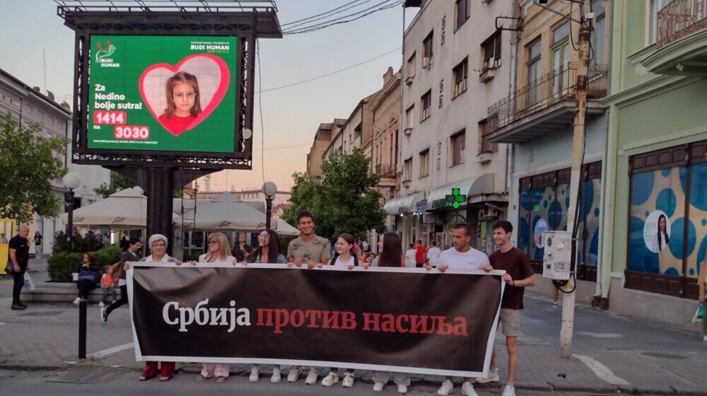 Čedomir Čupić večeras na protestu Srbija protiv nasilja u Kragujevcu 1