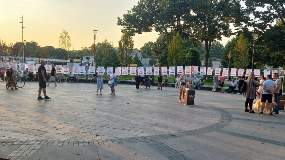 Završen protest “Srbija protiv nasilja” u Nišu: Građani izabrali najveće afere lokalne vlasti 1