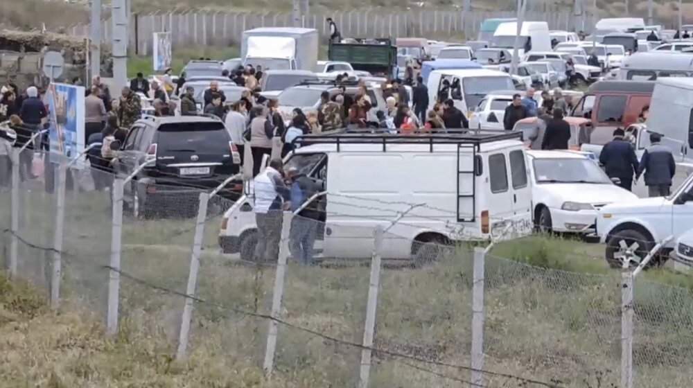 Frans pres: Prva grupa izbeglica iz Nagorno-Karabaha stigla u Jermeniju 1