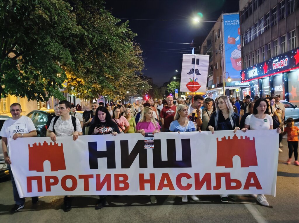 Opozicioni poslanici na protestu "Srbija protiv nasilja" u Nišu (VIDEO, FOTO) 2