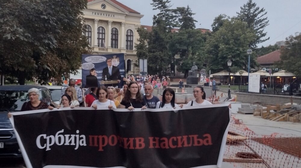 Kragujevčani u subotu u Beogradu na protestu Srbija protiv nasilja 1