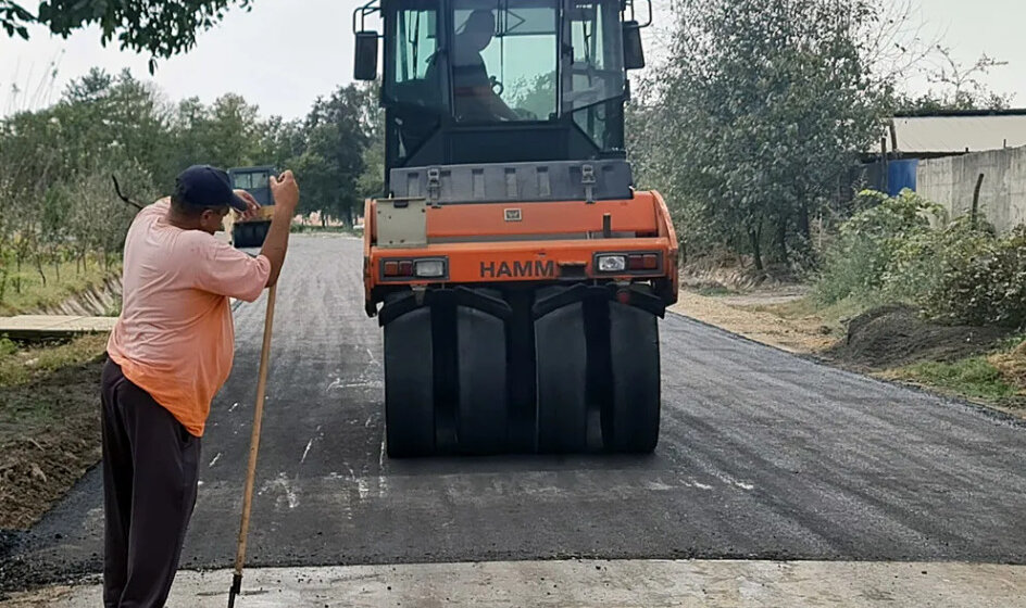 Radovi na asfaltiranju kolovoza u Čalmi biće gotovi i pre roka, sledi sadnja zelenog prstena 1