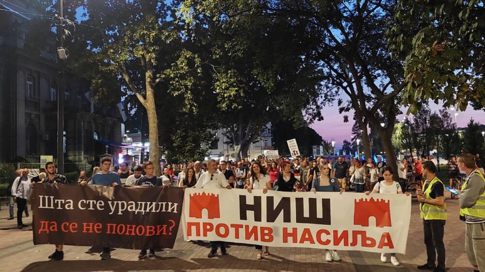“Šta ste uradili da se ne ponovi?”: Dvanaesti protest “Srbija protiv nasilja” u Nišu 1