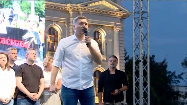 Zelenović na protestu „Srbija protiv nasilja“: Vučiću, jesi li ti komandovao Radojičiću? 1