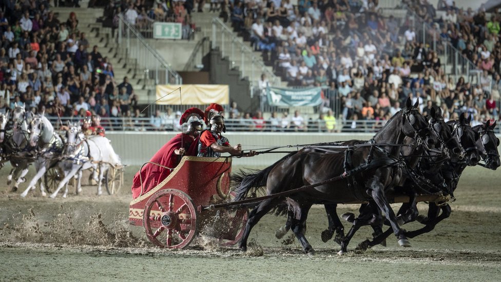 Rim, Rimsko carstvo, gladijatori, konjske trke