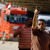 Izrael i Palestinci: Otvoren prelaz Rafa, prvi kamioni sa humanitarnom pomoći ulaze u Gazu 3