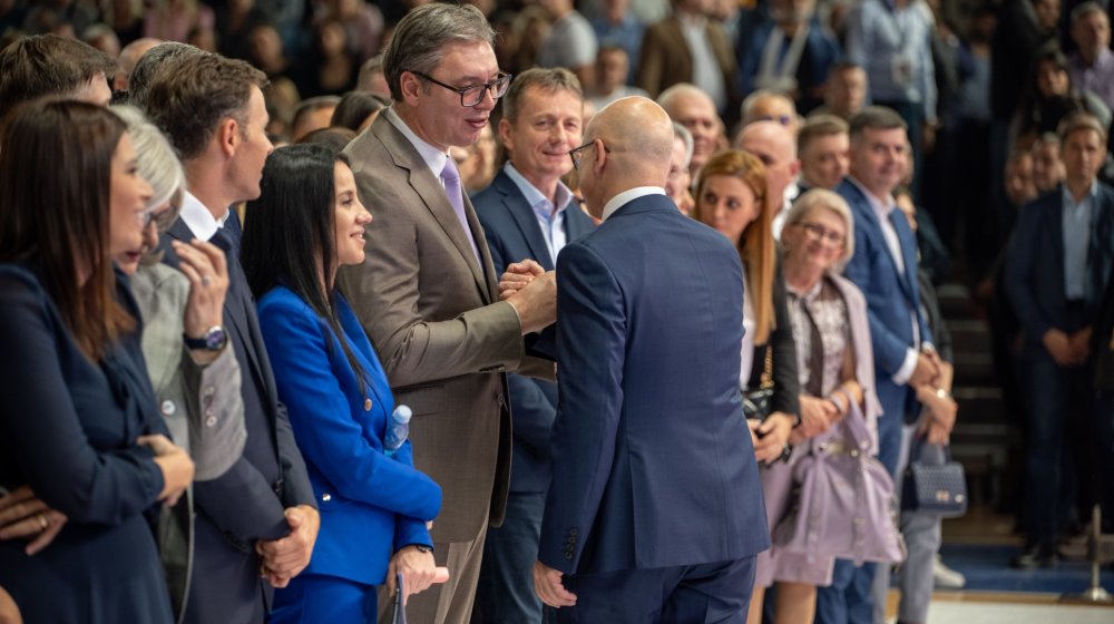 Poznato gde i kada SNS slavi 16. rođendan 1