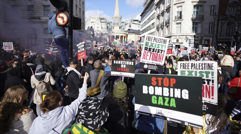 Masovan miting podrške Palestincima ispred BBC-a u centru Londona 1