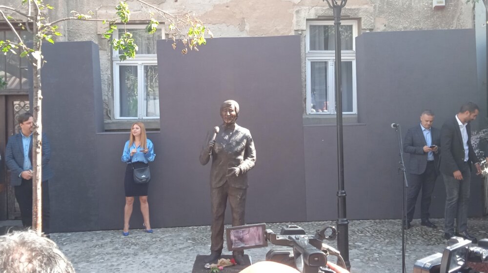 Toma Zdravković dobio spomenik u Skadarliji: "Pravo mesto za pravog" 1