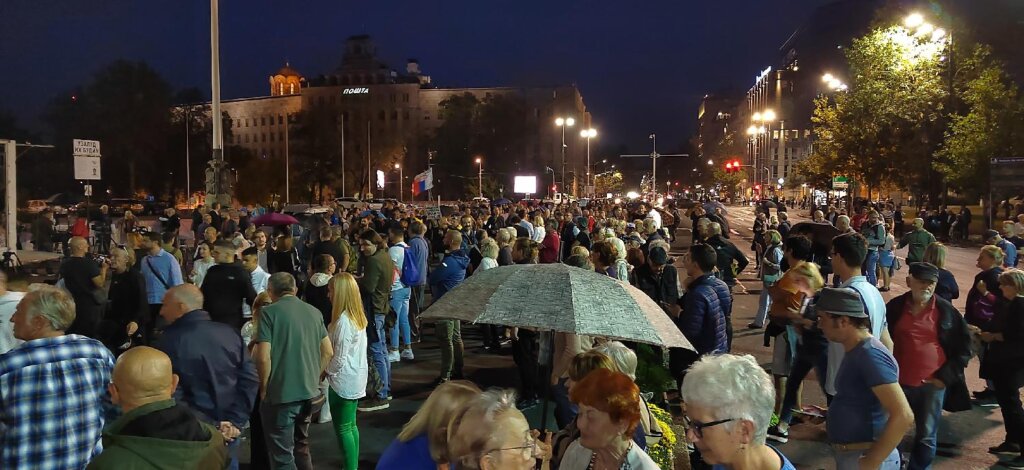 Kako je izgledao 25. protest „Srbija protiv nasilja“ u slikama (FOTO) 15
