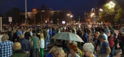 "Srbija protiv nasilja": Radomir Lazović znak REM-a ofarbao u roze, opozicionari slali poruke o jednoj listi (VIDEO, FOTO) 5