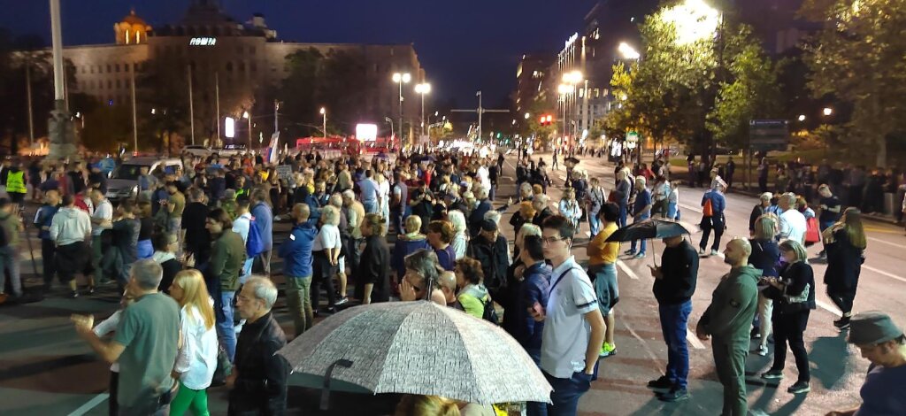 Kako je izgledao 25. protest „Srbija protiv nasilja“ u slikama (FOTO) 14