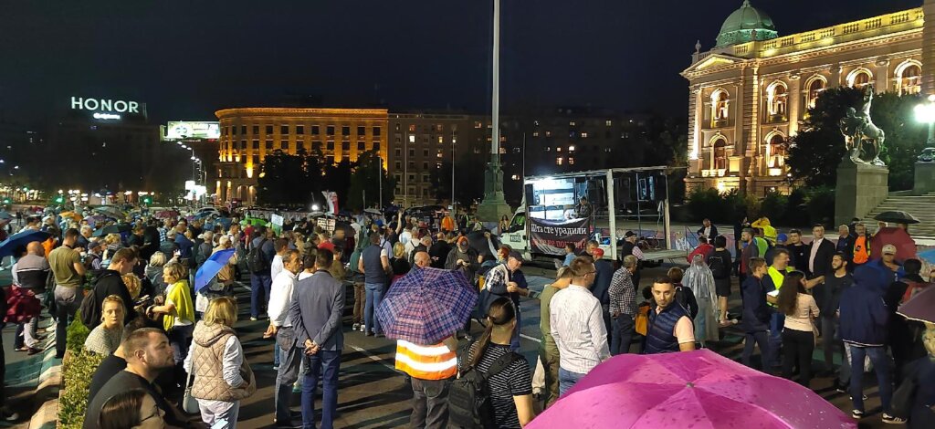 Kako je izgledao 25. protest „Srbija protiv nasilja“ u slikama (FOTO) 13