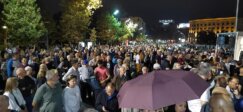 "Srbija protiv nasilja": Radomir Lazović znak REM-a ofarbao u roze, opozicionari slali poruke o jednoj listi (VIDEO, FOTO) 12