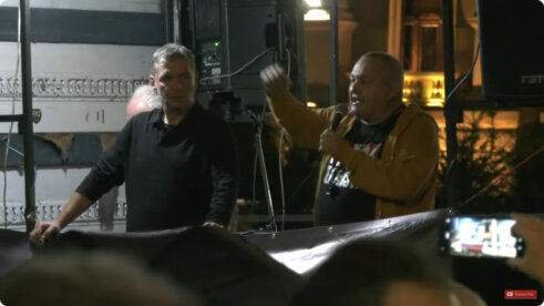 "Srbija protiv nasilja": Radomir Lazović znak REM-a ofarbao u roze, opozicionari slali poruke o jednoj listi (VIDEO, FOTO) 8