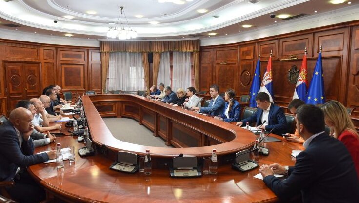 Završen sastanak sindikata obrazovanja sa premijerkom Anom Brnabić: Šta je dogovoreno? 1