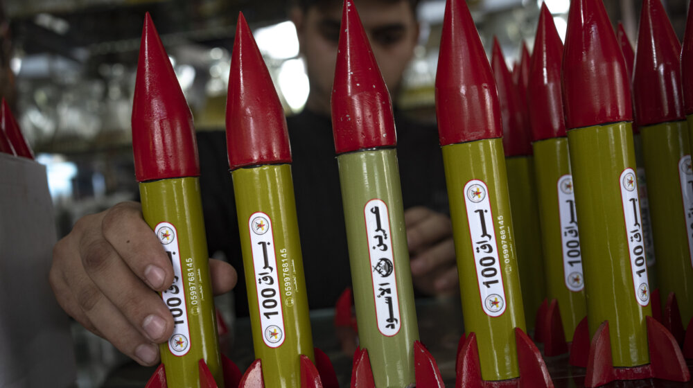 Radnja u Gazi prodaje parfeme u metalnim bočicama u obliku raketa ispaljenih na Izrael 1