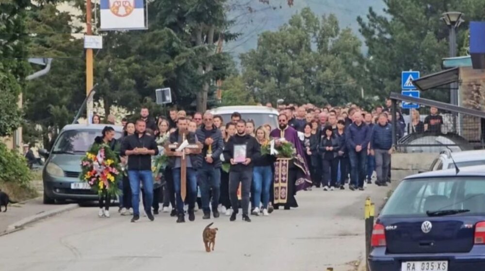 Srbinu privedenom na Jarinju tokom puta ka Vrnjačkoj Banji na sahranu ubijenog u Banjskoj - mesec dana kućnog pritvora 1