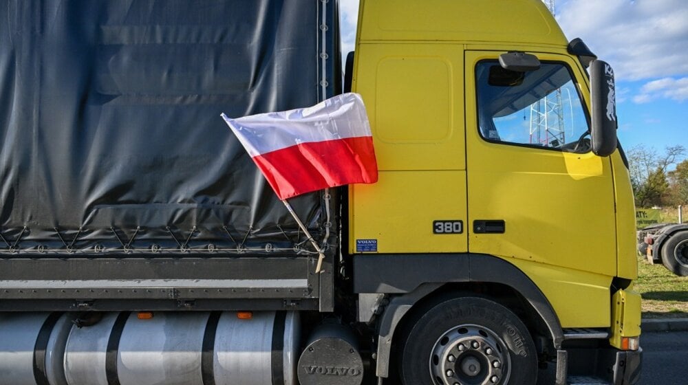 Više od 20.000 kamiona blokirano na granici Ukrajine i Poljske zbog protesta Poljaka 1