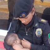 Uragan Otis: Policajka u Meksiku podojila bebu koja nije dobila hranu više od dva dana posle razorne oluje 4