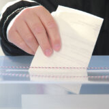 UŽIVO Lokalni i beogradski izbori: Otvorena biračka mesta 6