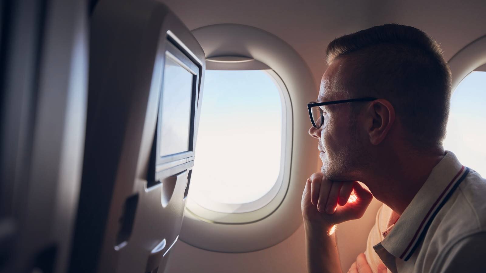 why-do-airplanes-have-rounded-windows-nixaz