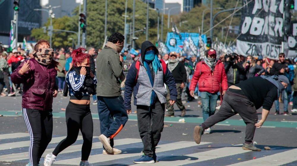 "Zatvor ili metak“: Nova argentinska vlada obećava oštar odgovor na proteste 1