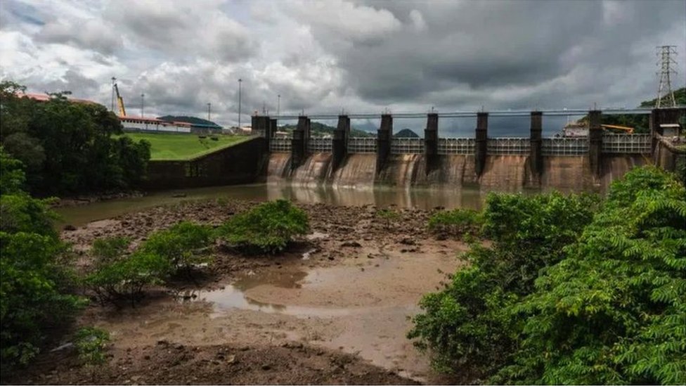 Panamski kanal sa niskim vodostajem