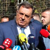 Dodik i Lukić stigli u Sud BiH, velika podrška građana (FOTO) 13