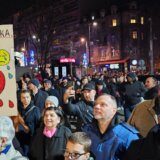 Završen 11. protest koalicije "Srbija protiv nasilja": Ispred RTS-a održan 'Slobodni dnevnik' , ispred RIK-a aplauz za Mariniku (VIDEO, FOTO) 7