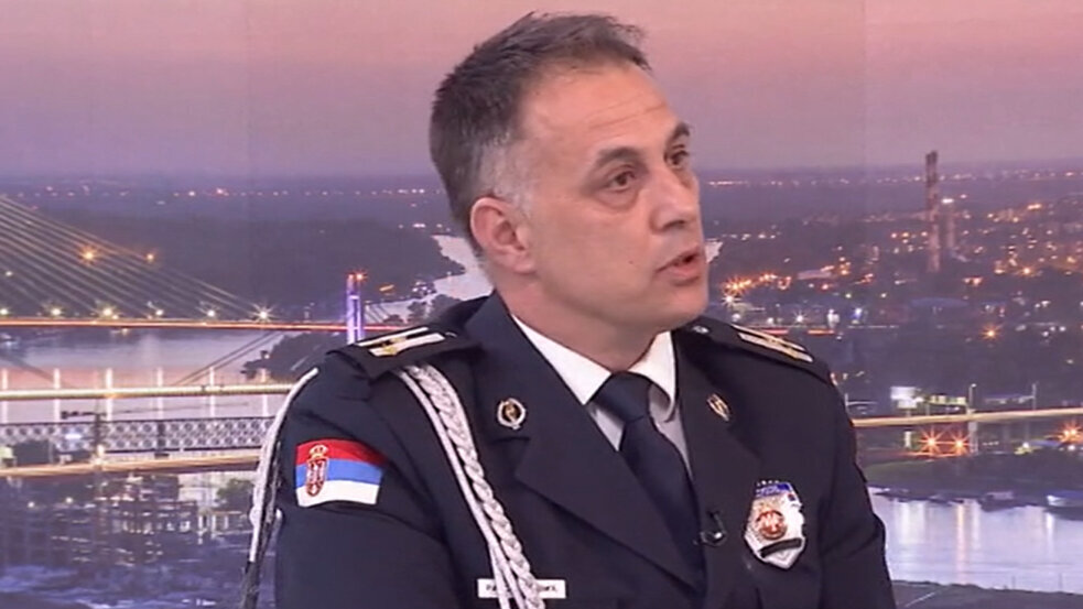 Ko je najbliži mestu direktora policije? 2