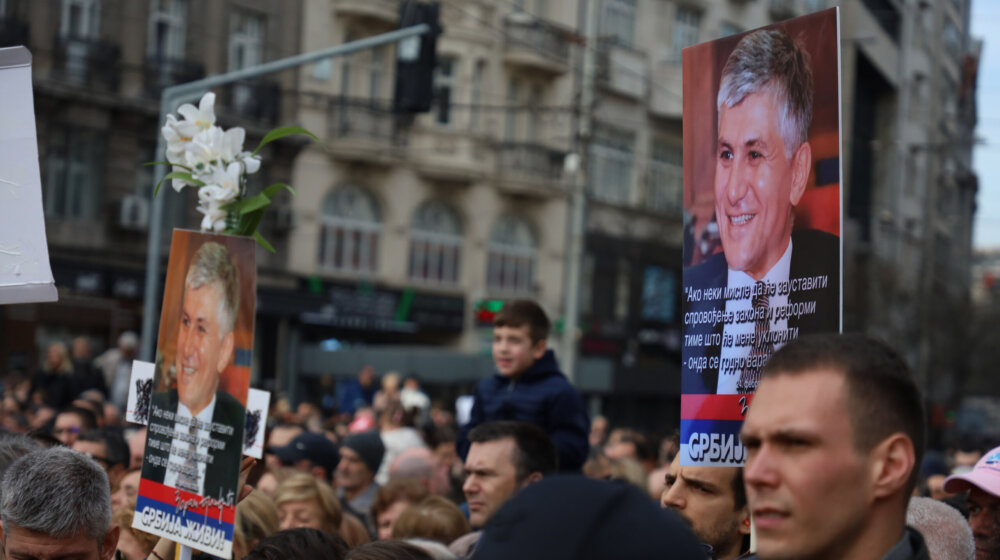 "Prozapadna opozicija odustala od protesta": Kako ruski mediji pišu o protestima u Beogradu? 1