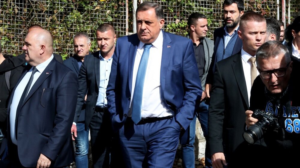 Sa suđenja Dodiku: Sud odbio da svedoči Šmit, tužilaštvo završilo sa izvođenjem materijalnih dokaza 1