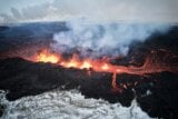 Užarena lava iz vulkana ušla u islandski ribarski gradić Grindavik (FOTO) 4