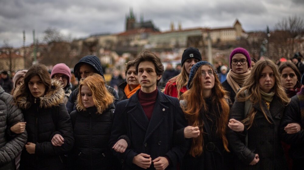 "Nada i isceljenje": Mesec dana od masovne pucnjave u Pragu 1