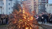 Badnje veče u Srbiji – pale se badnjaci ispred hramova (FOTO) 4